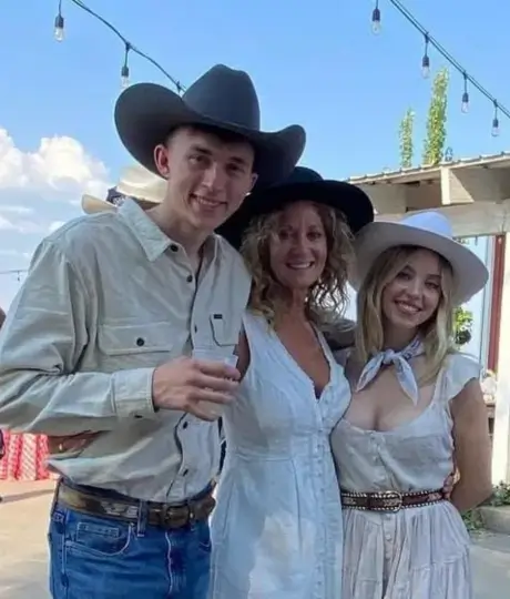Sydney Sweeney Family: Parents, Brother