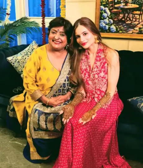 Tejal Kulkarni with Mother